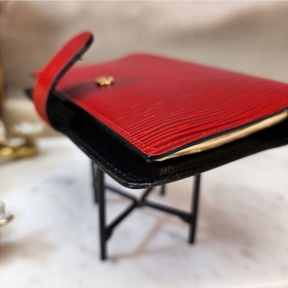 Authentic Louis Vuitton Epi Red Agenda - NEW- w/ Dust Bag/Retail Bag & Inserts - Picture 9 of 17